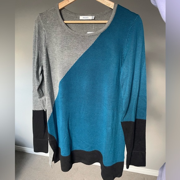Ricki's Colourblock Tunic Sweater - Picture 2 of 4